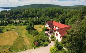 Dominion Hill Country Inn